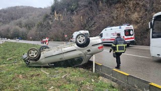 Zonguldakta takla atan otomobildeki 3 kişi yaralandı
