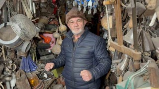 47 yıllık tutku servete dönüştü: antika dükkânında adım atacak yer yok