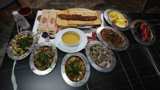 Adanalı kebapçılar Ramazana hazır: İftar sofralarında lezzet şöleni yaşanacak