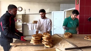 Adilcevazda üç fırın Ramazan pidesini eski fiyattan satacak