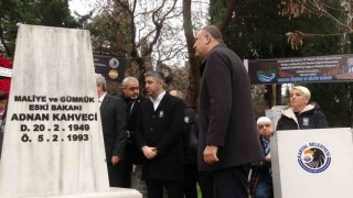 Adnan Kahveci ölümünün 33üncü yılında kabri başında anıldı
