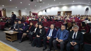 ADÜlü akademisyenler Nazillide her yönüyle kadına şiddeti anlattı