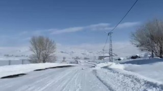 Ağrıda etkili olan kar yağışı kenti beyaza boyadı