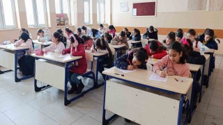 Ağrıda gerçekleştirilen Siyer Yarışmasına yüzlerce kişi katıldı