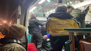 Ağrıda üzerine çığ düşen araçtaki 4 personel kurtarıldı