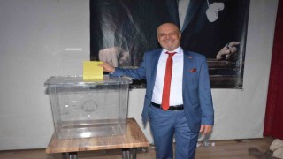 Akhisarda mevcut başkan 1 oy farkla kazandı