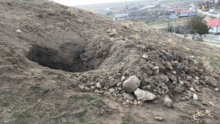 Aksarayda tarihi höyükte kaçak kazı köylüleri tedirgin ediyor