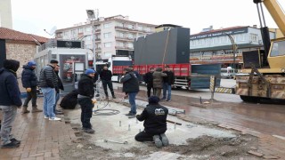 Alaca Cumhuriyet Meydanına dev led ekran kuruldu