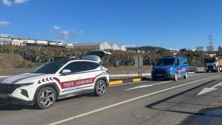 Alanyada SUV araç ile otomobil çarpıştı: 3 yaralı