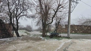 Alaşehirde bir günde 4 mevsim yaşandı