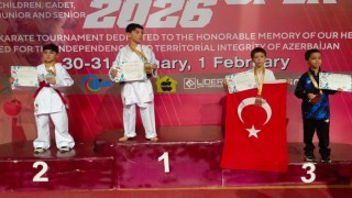 Alaşehirli karateciler Baküde madalyaları kaptı