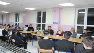 Altıntaş Kaymakamı Ayşegül Yıldırım öğrencilerle iftarda buluştu