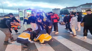 Ankarada dengesini kaybeden motokurye yola savruldu