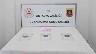 Antalyada 1 kilo 810 gram uyuşturucu madde ele geçirildi