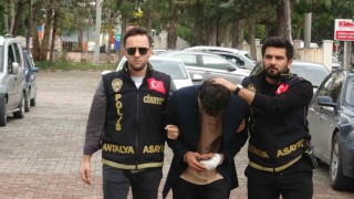 Antalyada 20 yerinden bıçaklayarak öldürdüğü gencin telefonunu foseptik çukuruna atmış