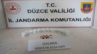 Araçtan atılan poşetten uyuşturucu çıktı