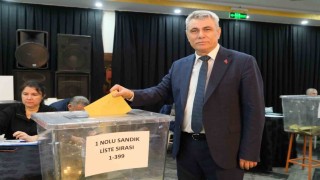 Argıncık Esnaf Odasında Akpınar güven tazeledi