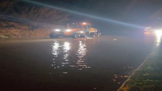 Aydını sağanak vurdu: Söke ve Kuşadası yollarında ulaşım durdu