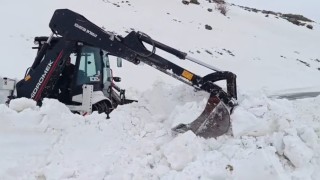 Aydınlar beldesinde karla mücadele çalışması sürüyor