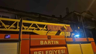 Aynı mahallede gelen 2 ayrı ihbar ekipleri harekete geçirdi