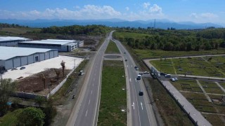 Ayvacık-Çarşamba kara yolunda yol genişletme çalışmaları başladı
