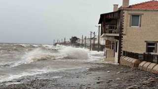 Ayvacıkta kara ile deniz birleşti