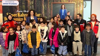 Azra Akın’lı Çocuk Tiyatrosu Osmaniye’de İlgi Gördü