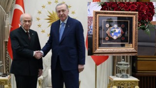 Bahçeli, Erdoğan’ın 72. Yaş Gününü Özel Hediye ile Kutladı