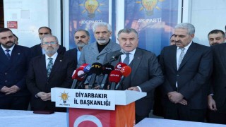 Bakan Bak: Birileri gibi deprem turisti değiliz, sözümüzü yerine getirdik