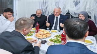 Bakan Ersoy, Kırıkkalede Ürkmez ailesinin iftar sofrasına konuk oldu