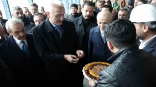 Bakan Ersoy, Malatyada Sabancı Kültür Merkezinde incelemelerde bulundu
