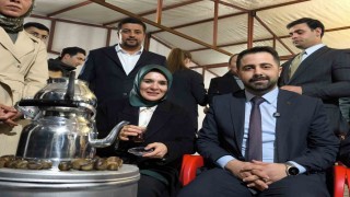 Bakan Göktaş, Batmanda gençlerle Kabede Hacılar Hu Der ilahisine eşlik etti