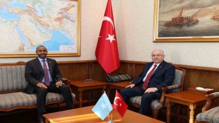 Bakan Güler, Somali Limanlar ve Deniz Ulaştırma Bakanı Nurla görüştü