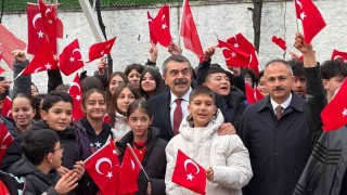 Bakan Tekin: Bağımsızlığımızın asıl savunucusu bireyleri yetiştirmek bizim işimiz