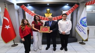 Balıkesirde eğitimde ikinci dönem, bayrak sevgisiyle başladı