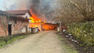 Bartında yanan ev kullanılamaz hale geldi