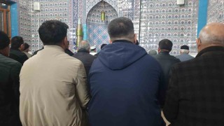 Başkalede ilk teravih namazı kılındı