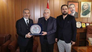 Başkan Alandan ekonomiye güç veren isimlere vefa