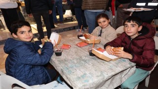 Başkan Arıcıdan çocuklara iftar sürprizi
