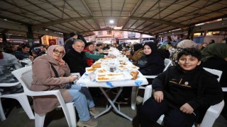 Başkan Balaban Karaköyde vatandaşlarla iftar yaptı