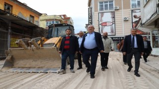 Başkan Ertaş sahaya indi; Edremitte yol atağı