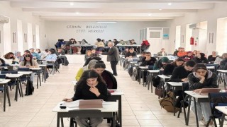 Başkan Karamehmetoğlu, belediye Etüt Merkezinde öğrencilerle bir araya geldi