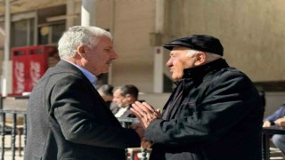 Başkan Karamehmetoğlu, vatandaşlarla bir araya gedi