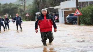 Başkan Mandalinci su taşkınlarının yaşandığı Kızılağaçta incelemelerde bulundu