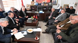 Başkan Şükrü Başdeğirmen Aksuda muhtarların taleplerini dinledi