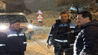 Başkan Taşkın gece boyu kar mesaisini sahada takip etti