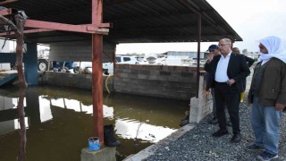 Başkan Yapar, aşırı yağışla birlikte sular altında kalan Aşağıoba Mahallesinde incelemelerde bulundu