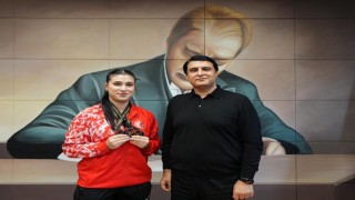 Başkan Yılmaz, Avrupa rekortmeni Büşra Çanı ağırladı