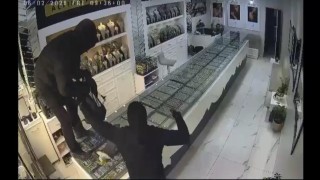 Batmanda 90 saniyede milyonluk kuyumcu soygunu kamerada