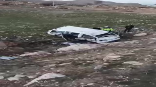 Batmanda araç uçuruma yuvarlandı: 3 ağır yaralı